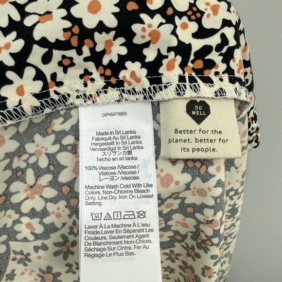 Madewell Side-Button Straight Midi Skirt in floral Daisy Groove Cream and Black - Picture 12 of 12